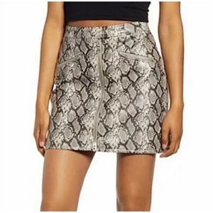 Blank NYC Snakeskin Mini Skirt Gray Size 25